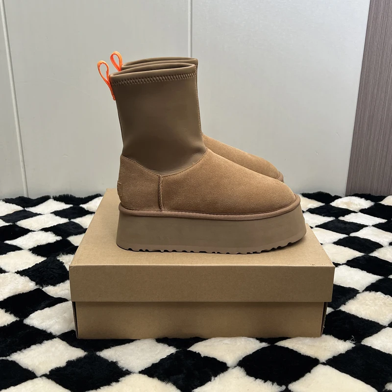 

Classic Fashionable One-Button Short Tube Sheepskin Snow Boots 2025 Integrated Design Size 35-42 for Winter Comfort