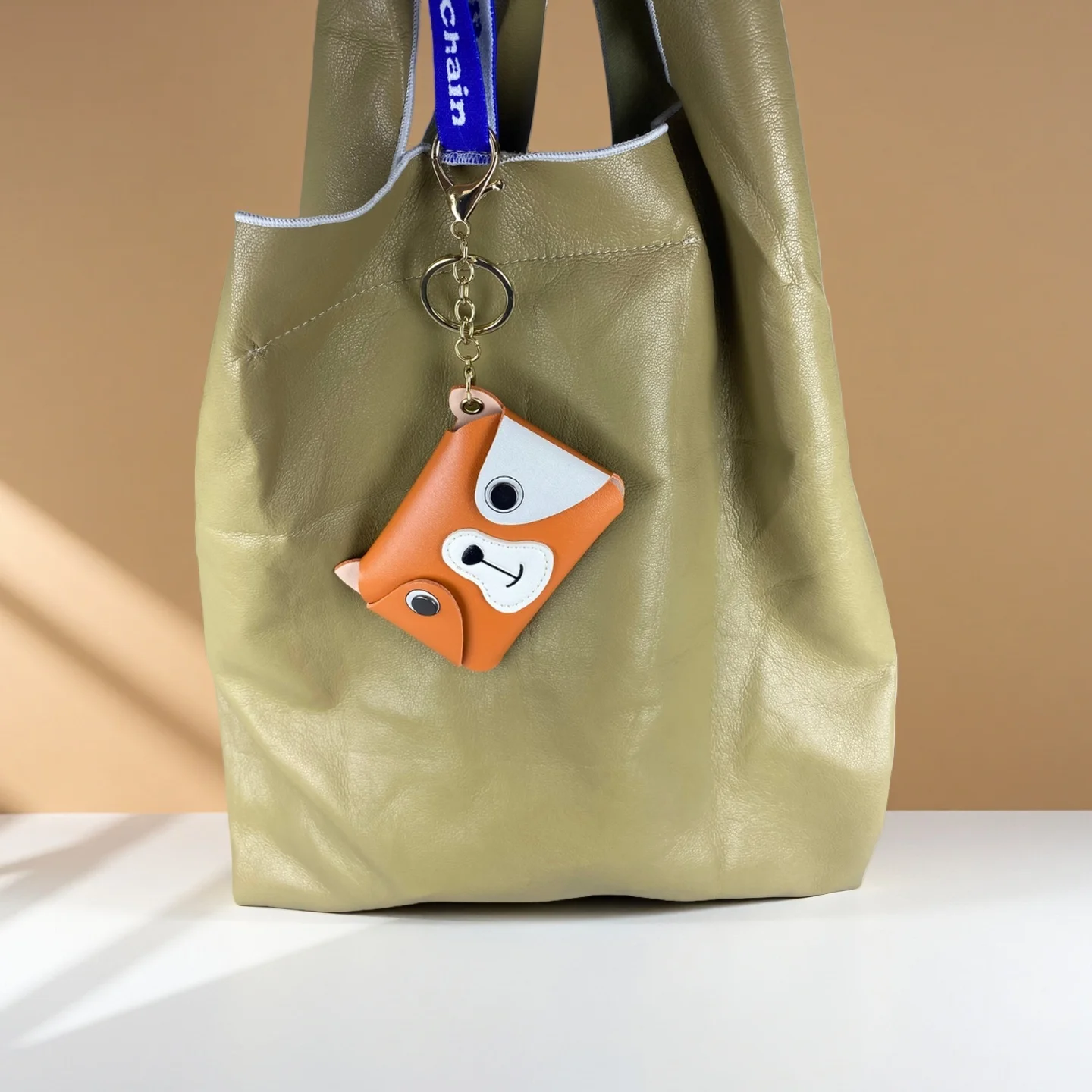 Tarjetero con llavero: lindo animal (cachorro, gatito, cerdito), mini bolsa de cuero PU para tarjetas, auriculares, monedas y lápiz labial, dije de bolso