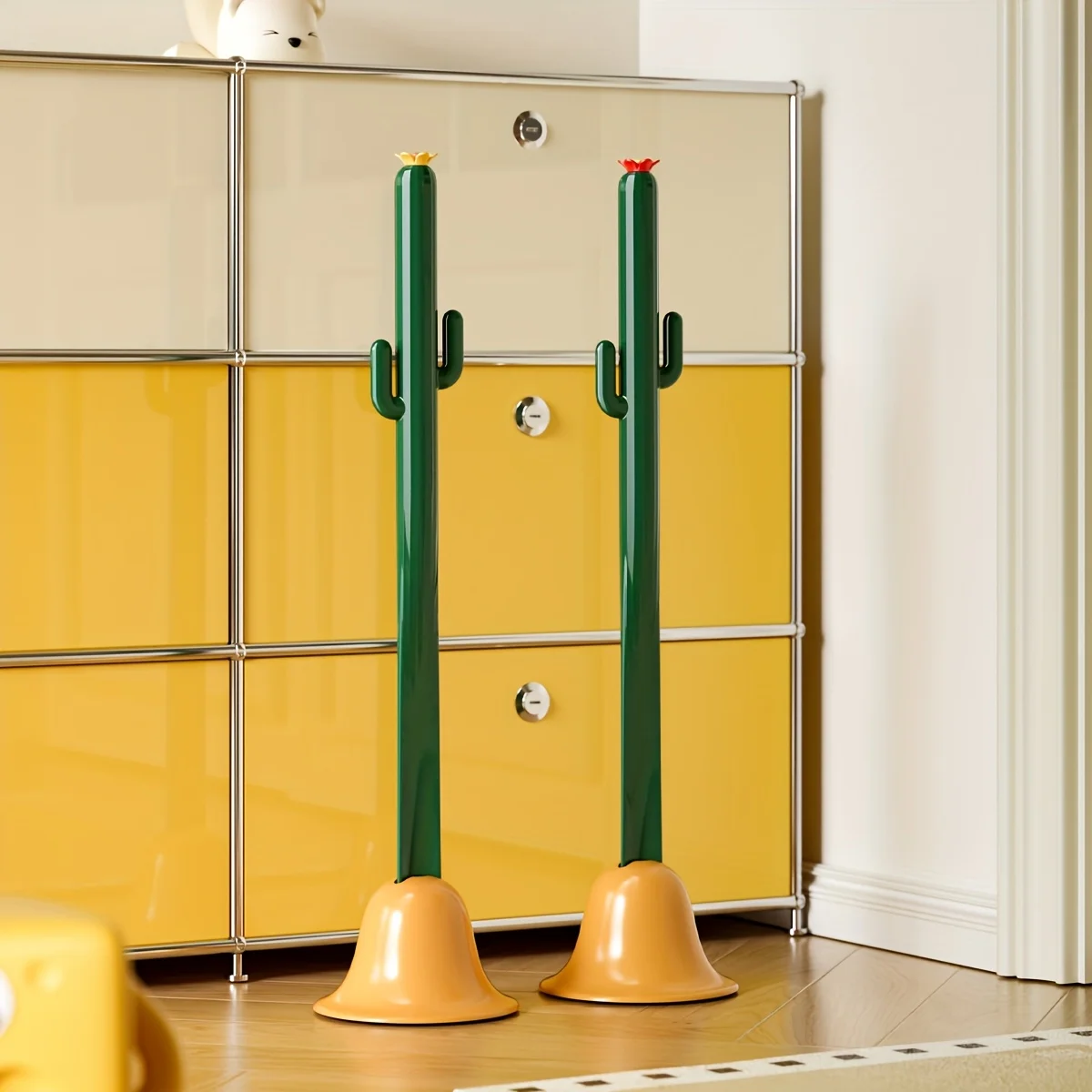 

Cactus Design Long Shoe Horn Extra Long Handle Helps Put on Shoes Without Bending Sturdy Plastic Dressing Aid for Elderly Home