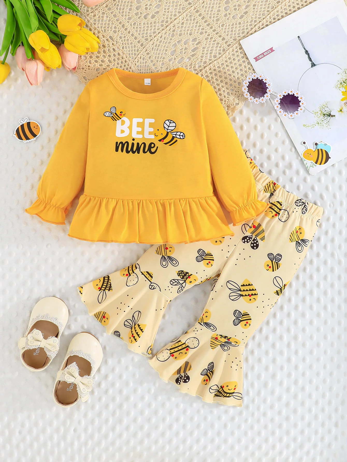 

Autumn Baby Girl Yellow Long-sleeved Top Cartoon Bell Pants Children's Clothes Set