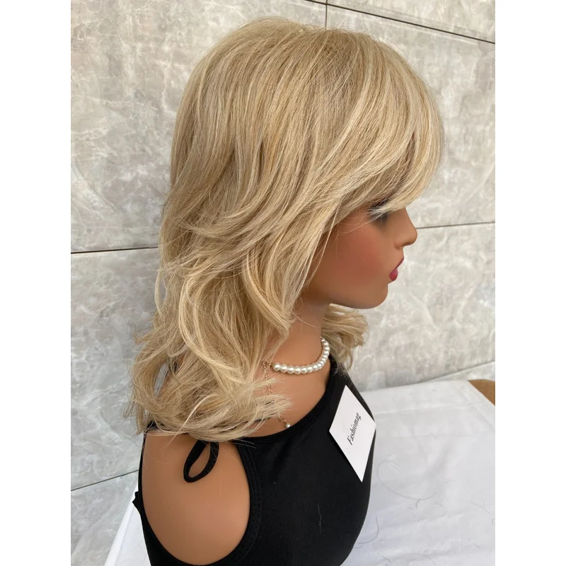 Afbeelding 4: Medium gelaagde blonde mix haarblend hittebestendige pruiken dames zacht natuurlijk