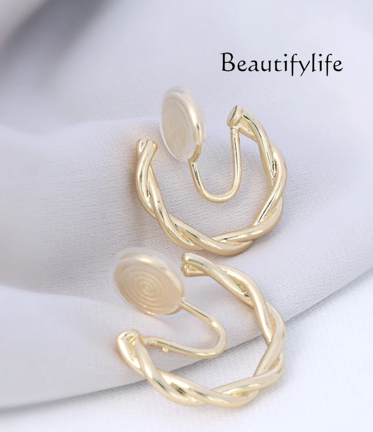 Staggered circle without earholes, women's gold, new niche temperament design sense, simple and versatile earrings clip