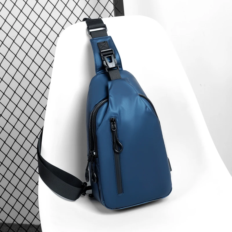Stable color matching, large capacity crossbody bag, reasonable partitioning, and simple shoulder bag, comfortable chest bag