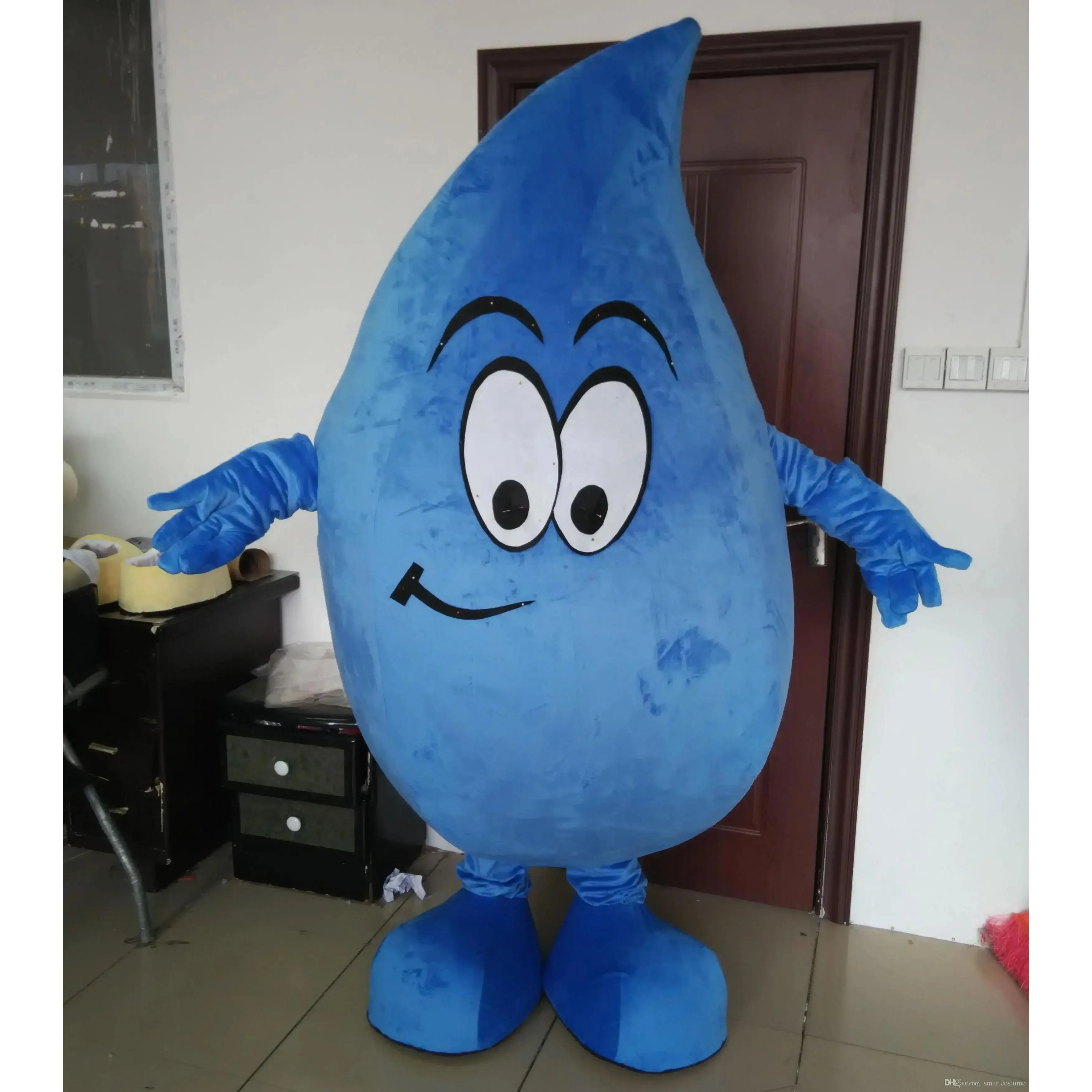 Kerstmis Een volwassen blauwe waterdruppel mascottekostuum met grote glimlach voor volwassenen om te dragen te koop te promotie voor feest - afbeelding 2