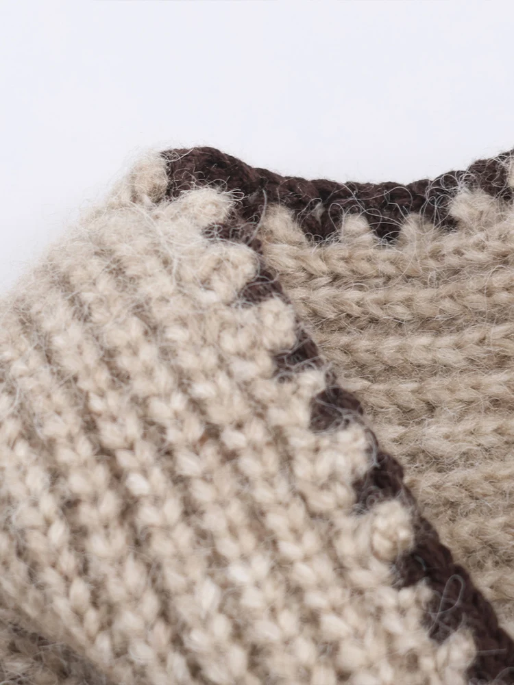 새로운 유럽 스타일 여성 패션 스웨터: 스타일리시하고, 다재다능하며, 몸매를 돋보이게 하며, 리본 디테일로 장식되어 있습니다.