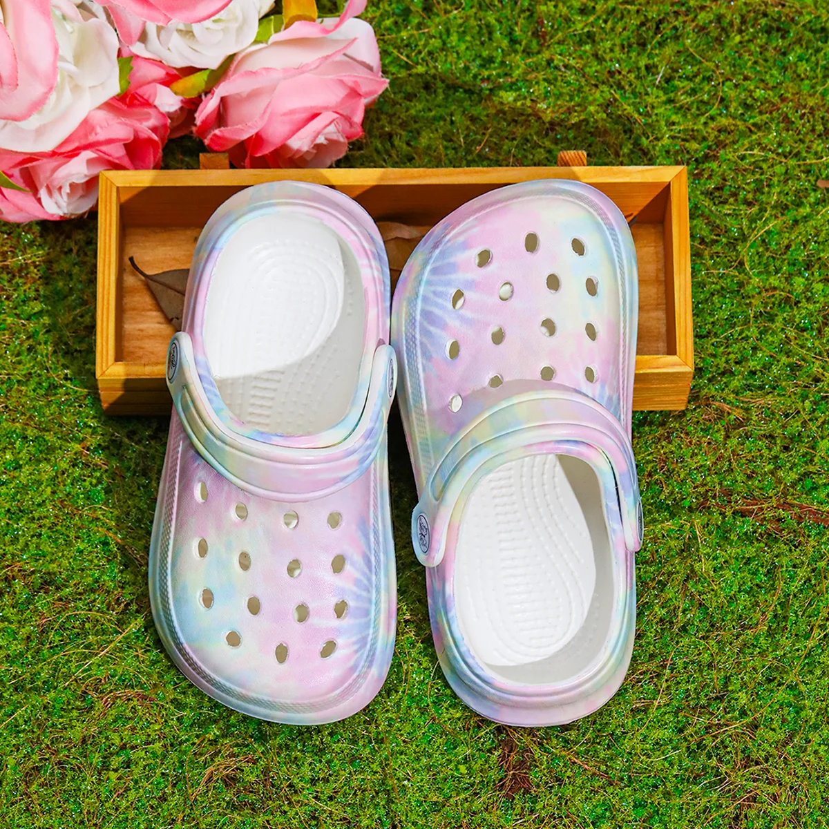 

Comfortable clogs for children, slip-on beach shoes