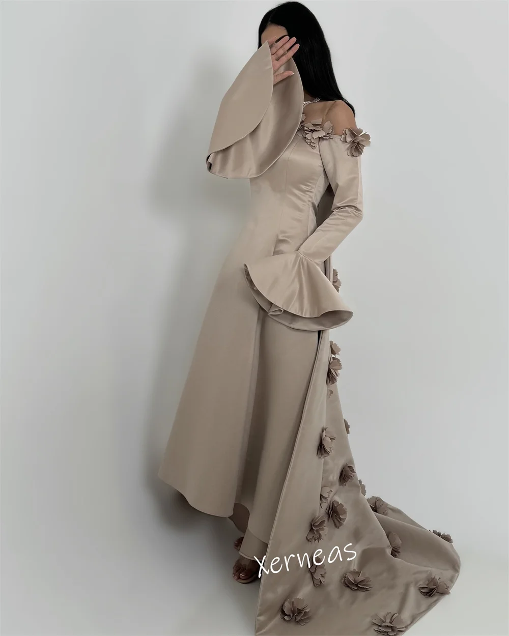 تخصيص Charmeuse زين مضيئة كم خارج على الكتف ألف خط فساتين متوسطة الطول مناسبة مخصصة ثوب مسائي رسمي رائع