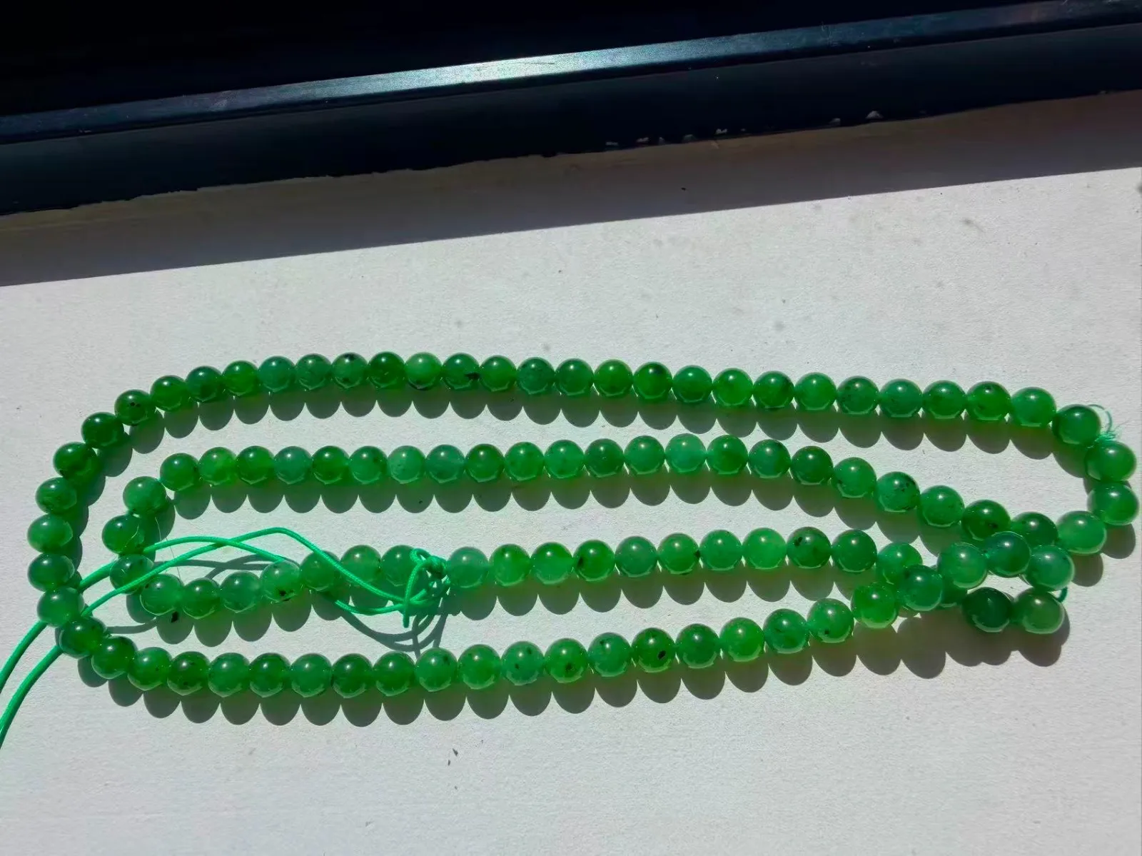 

AAA Hetian Jade necklace 6m Russian apple green translucent cats eyes