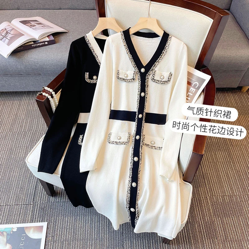 Nữ Chiếu Trúc Hạt Nút Đầm Dệt Kim Cổ V Sang Trọng Thu Đen Trắng Đánh Màu Ngọc Trai Nơ Có Cổ Áo LEN ĐẦM