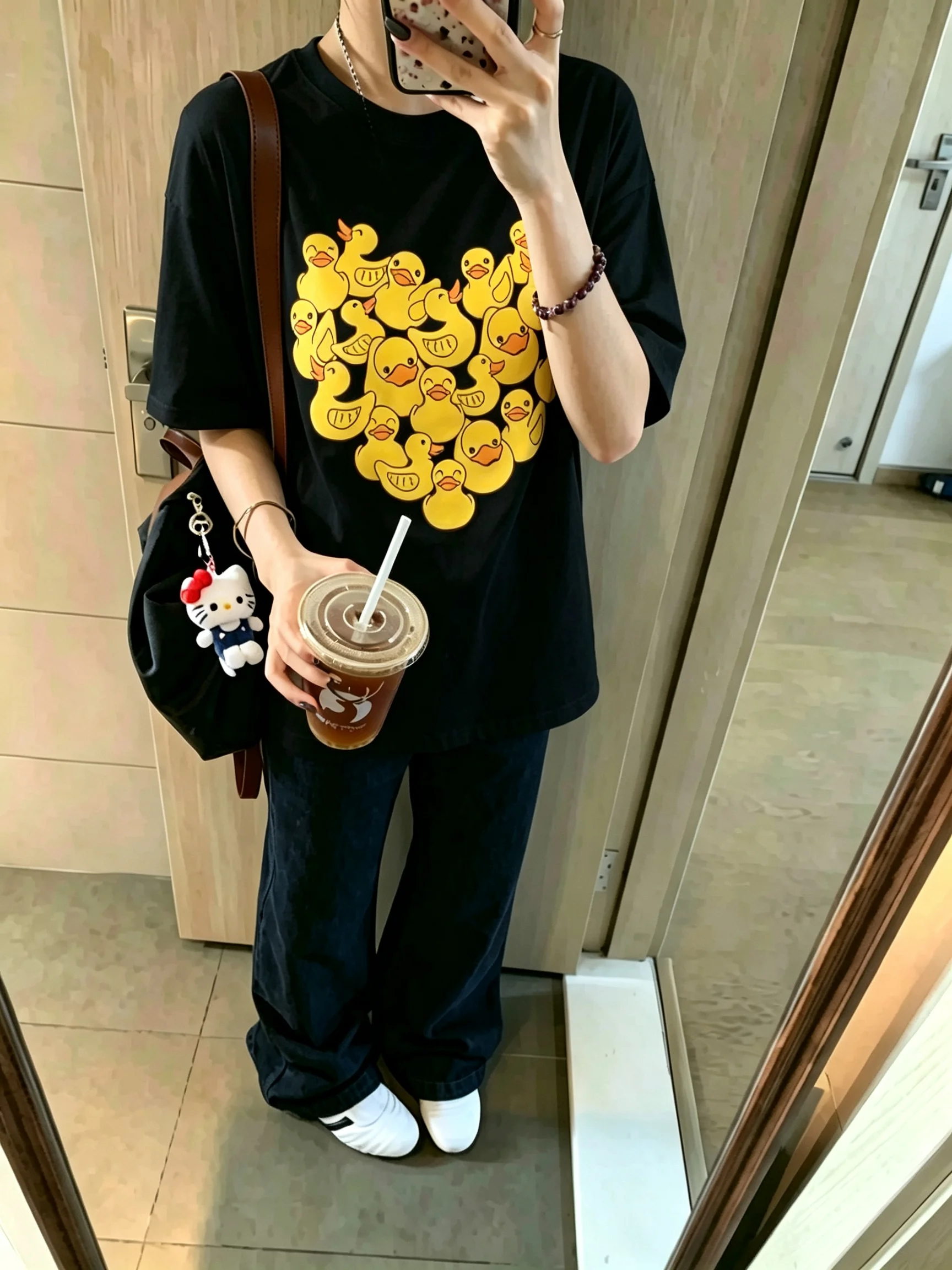Women Cute Rubber Duck Heart Graphic T‑Shirt Lovely Duck Cluster Heart Shape Print Short Sleeve Tee Y2K Casual Daily Streetwear