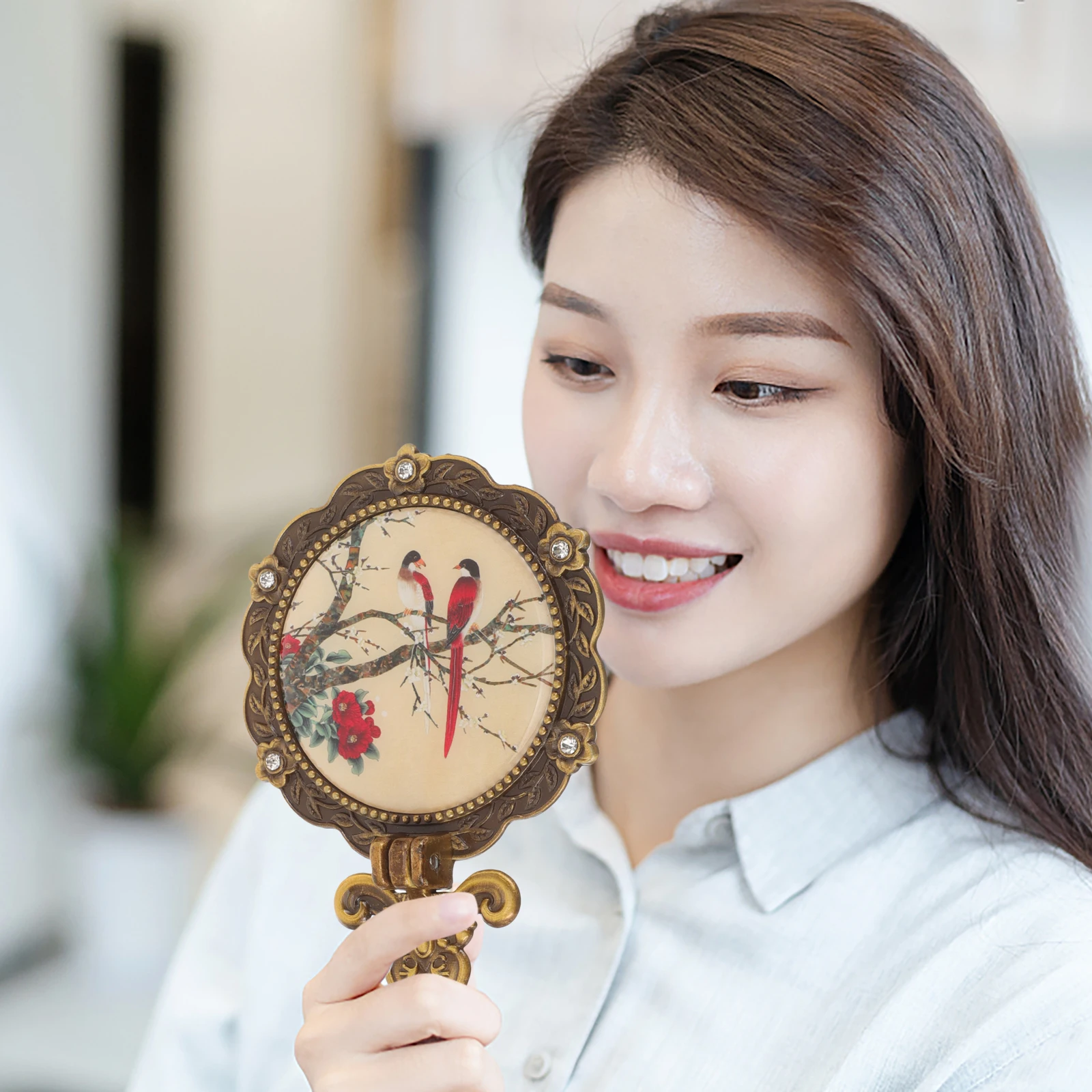 

Portable Hand Mirror for Women Retro Floral Pattern Handheld Makeup Mirror Shatterproof Premium Material Ideal for Travel