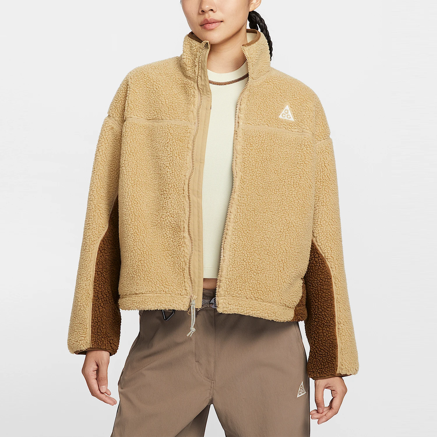 

Оригинальная осенняя женская теплая куртка Nike на молнии с элементами пэчворка HV4706-297