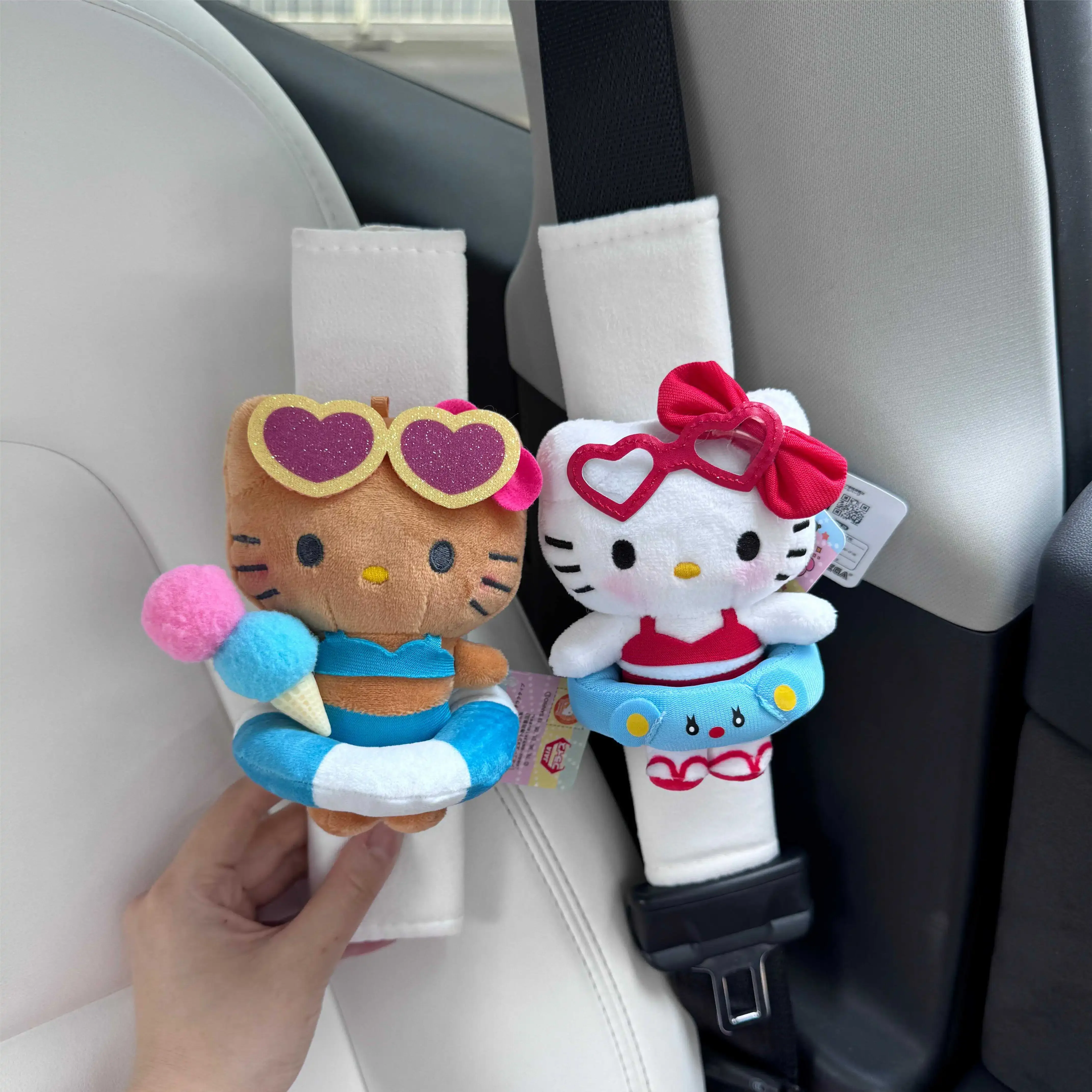Hello Kitty Car Seat Belt Cover Shoulder Protector Seat Belt Cover Cute Four Seasons Universal Decoration Premium Interior - Detail 1