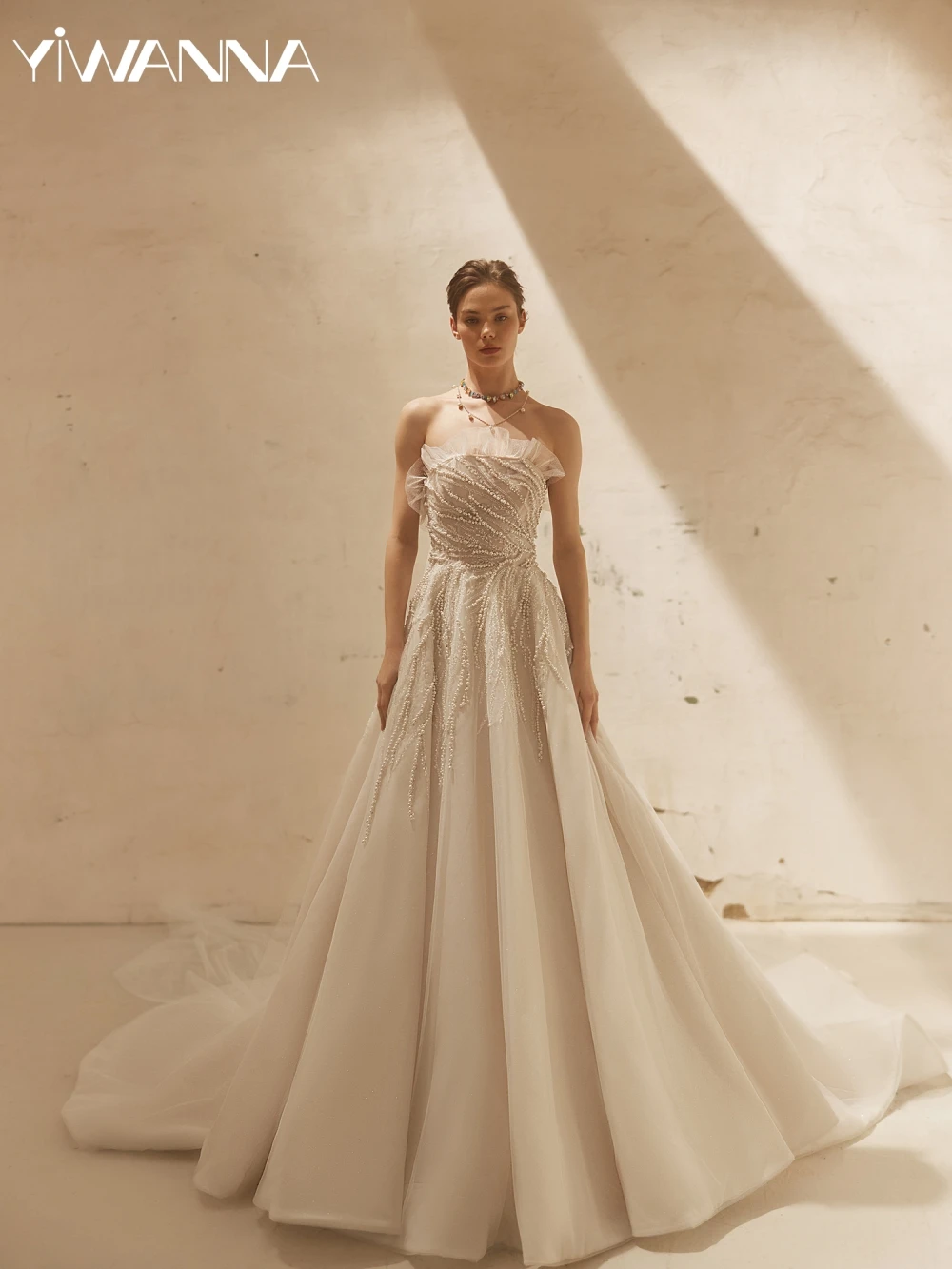 Abito da sposa elegante senza spalline con perle Paillettes lucide Perline Abito da sposa 2025 Abiti lunghi a trapezio di lusso personalizzati per la sposa