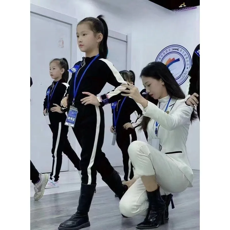

Thickened Children's Performance Clothes T-Stage Show Modeling Practice Training Outfits Autumn Winter Unisex Kids Models