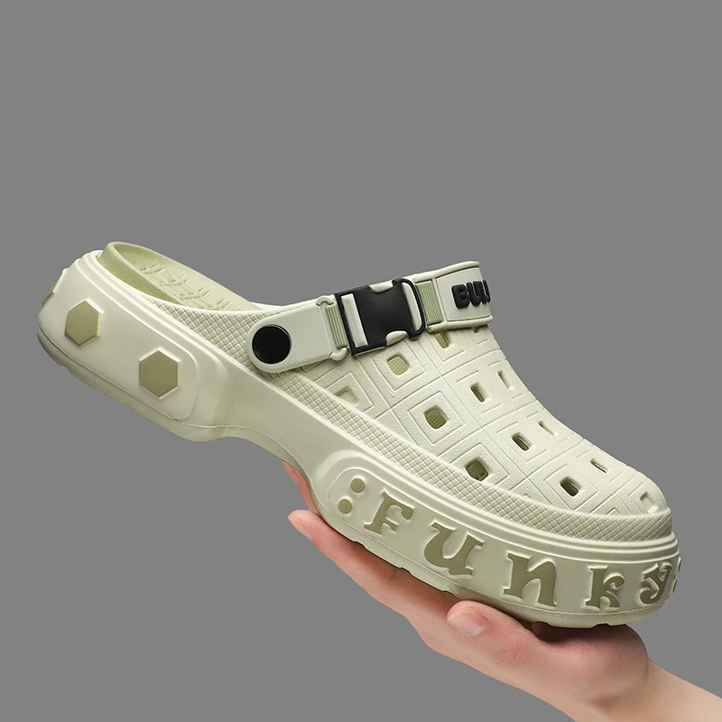 A Pair of Men's Perforated Shoes, Summer Sports Breathable Sandals, Wear-Resistant, Non-Slip, Closed-Toe Shoes, Soft-Soled Men's Shoes for Outdoor Wear