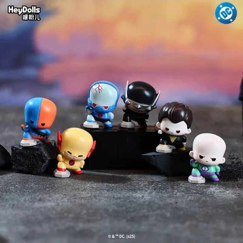 Genuino Suplay DC Justice Guardians Mini Mystery Bag Figure Da Collezione Decorazione Ornamenti Modello Giocattolo Regali Di Natale