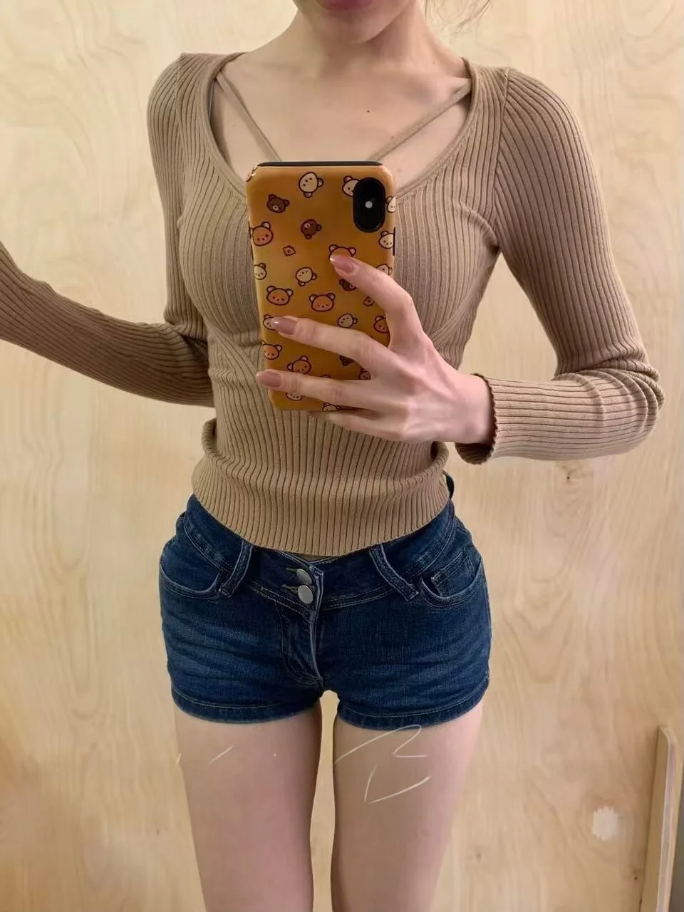 

Женские ультракороткие джинсовые шорты Slim Fit с V-образным вырезом на талии, с эффектом подтяжки ягодиц, из хлопкового стрейч-денима, весенняя мода