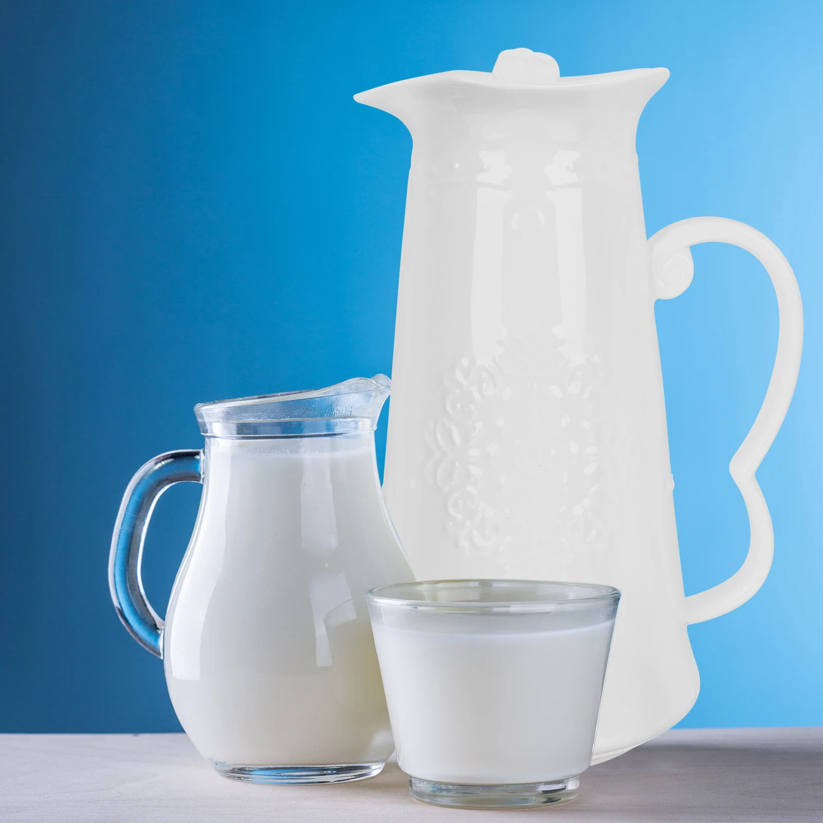 

Elegant Embossed Cold Water Jug Premium Material Decorative Large Capacity Beverage Holder for Home Party Bbq