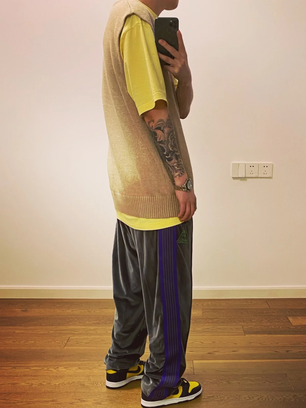 

Вязаный жилет BTTJOB с V-образным вырезом из чистого хлопка, универсальный, для ношения как под верхней одеждой, так и поверх нее, подходит для всех сезонов, модный, стильный, молодежный жилет.