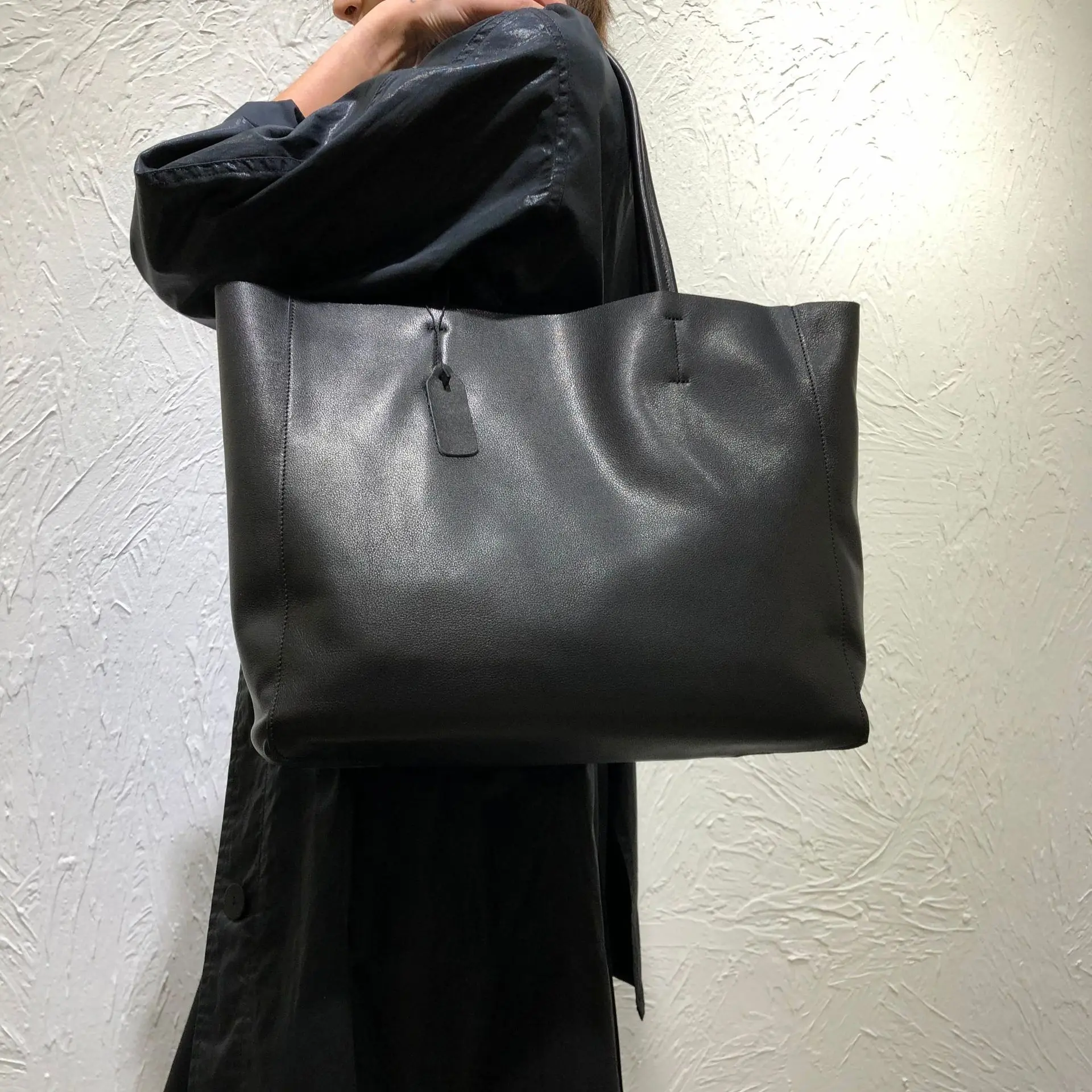 

YETTIES Women's Handmade Top Grain Soft Cowhide Underarm Shoulder Tote Bag | Large Capacity Handheld Purse for Daily Commute