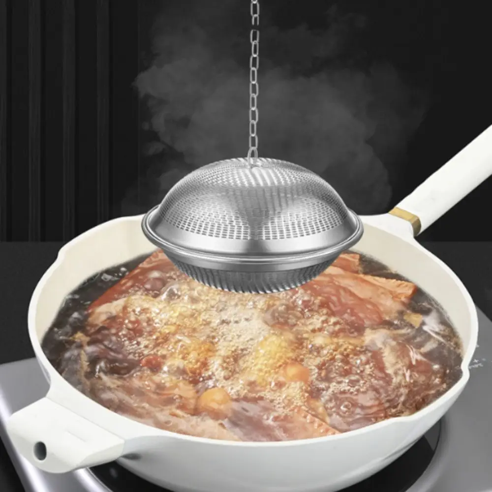 304 Stainless Steel Kitchen Spice Filter Ball Flying Saucer Shape Built-in Clasp Spice Strainer Chain Hook Design Round