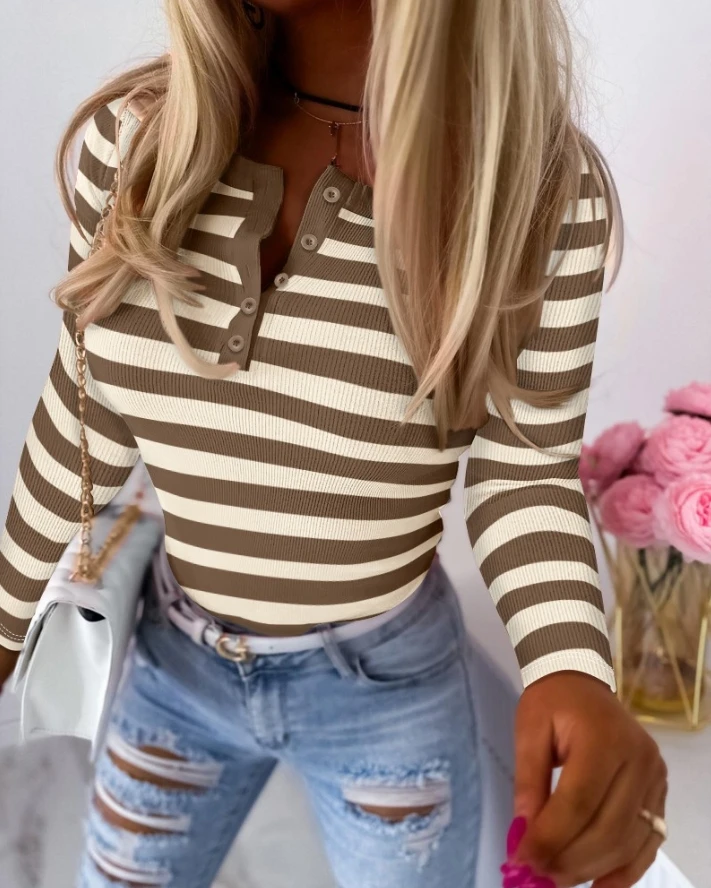 

Top Women 2024 Spring Fashion Striped Buttoned Round Neck Long Sleeve Casual Skinny Ribbed Daily Top Y2K Clothes