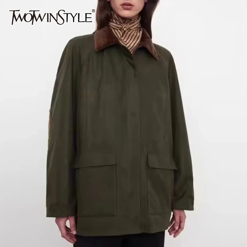 

TWOTWINSTYLE Hit Color Spliced Zipper Jackets For Women Lapel Long Sleeve Patchwork Pockets Casual Coats Female Fashion Style