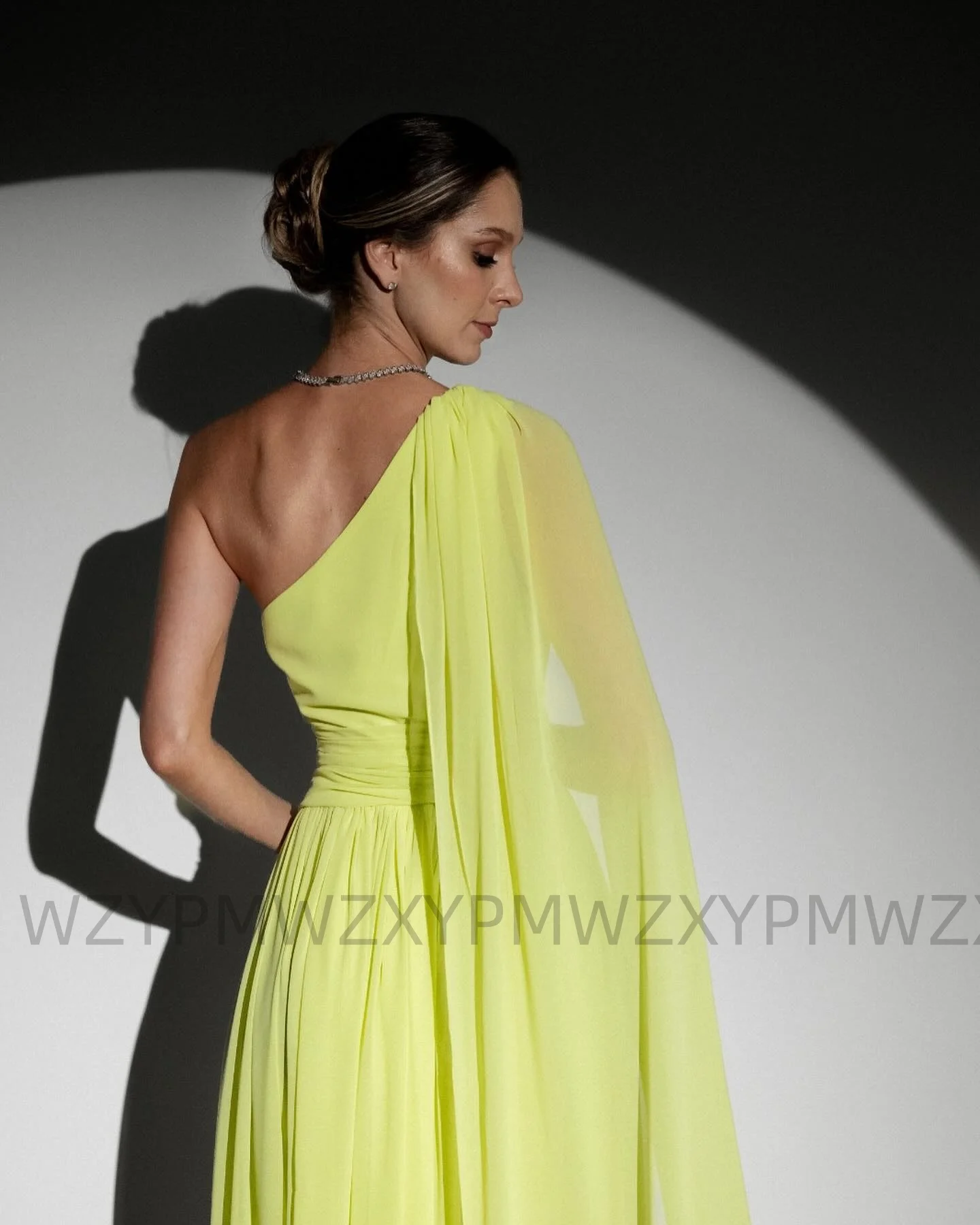 Aangepaste formele jurken Ypmwzx Eén schouder A-lijn Vloerlengte Homecoming-jurk فساتут Bóadda vestido de festa