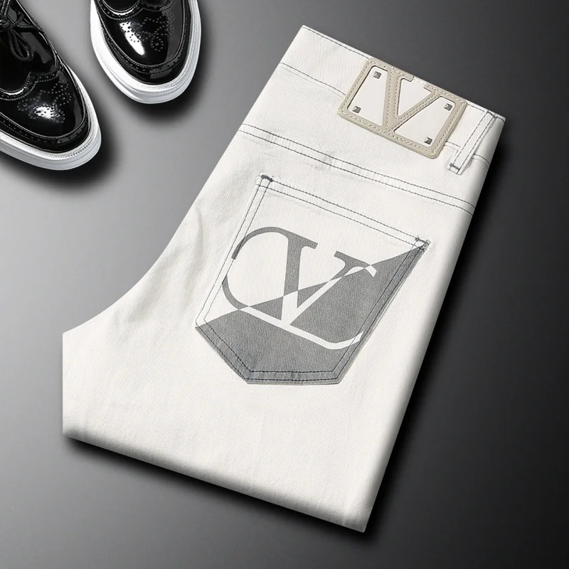 

Модные легкие роскошные мужские джинсы, новинка лета 2025 года, высококачественные модные брендовые облегающие брюки с принтом, маленькие прямые брюки