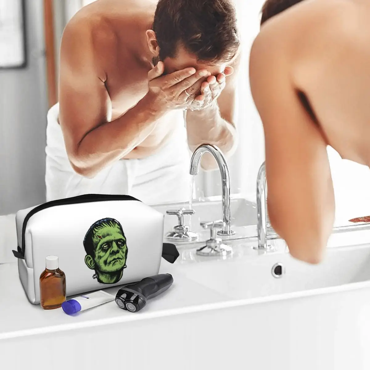 Frankenstein Green Monster Print Makeup Bag Cosmetic Organizer Storage Dopp Kit Toiletry Cosmetic Bag for Women Beauty Travel