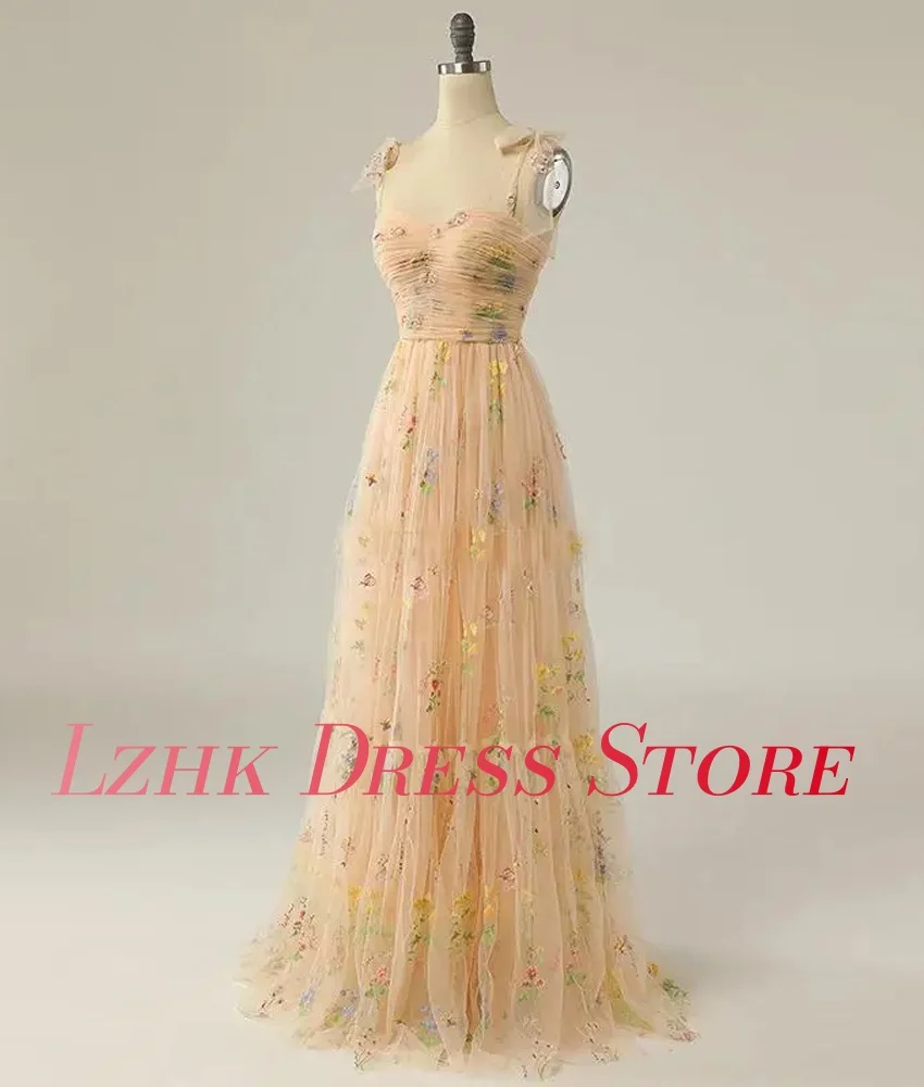 Изысканное вечернее платье трапециевидной формы из органзы с аппликациями и цветами на тонких бретельках, нежное вечернее платье без рукавов فساتين سهرة