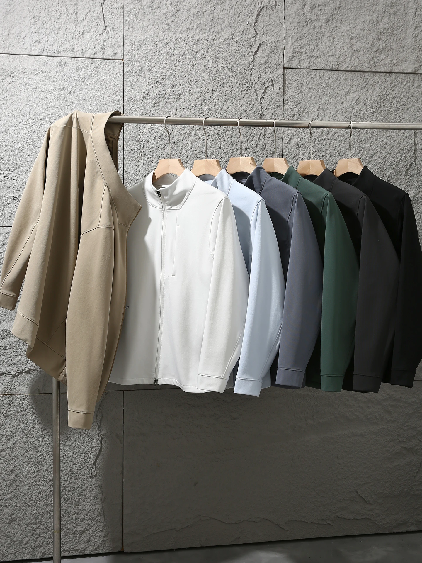 

Outdoor Men's Spring Soft Jacket 3D Tailored Comfortable Breathable Stand Collar Polyester Fiber Long Sleeve Zipper Clo...