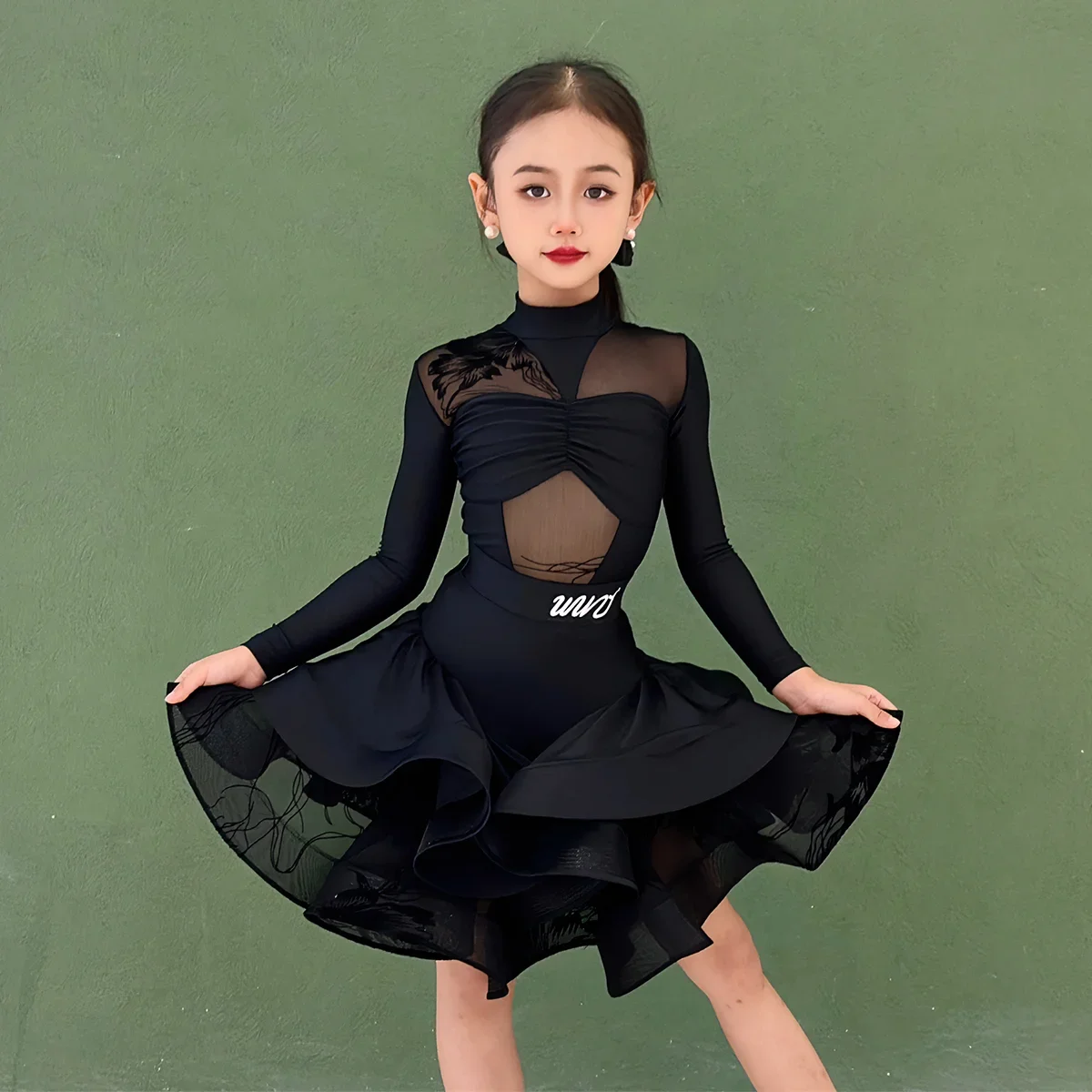 

Children Ballroom Dance Professional Costume Girls National Standard Latin Dance Dress Black Long Sleeves Dance Wear SL13890