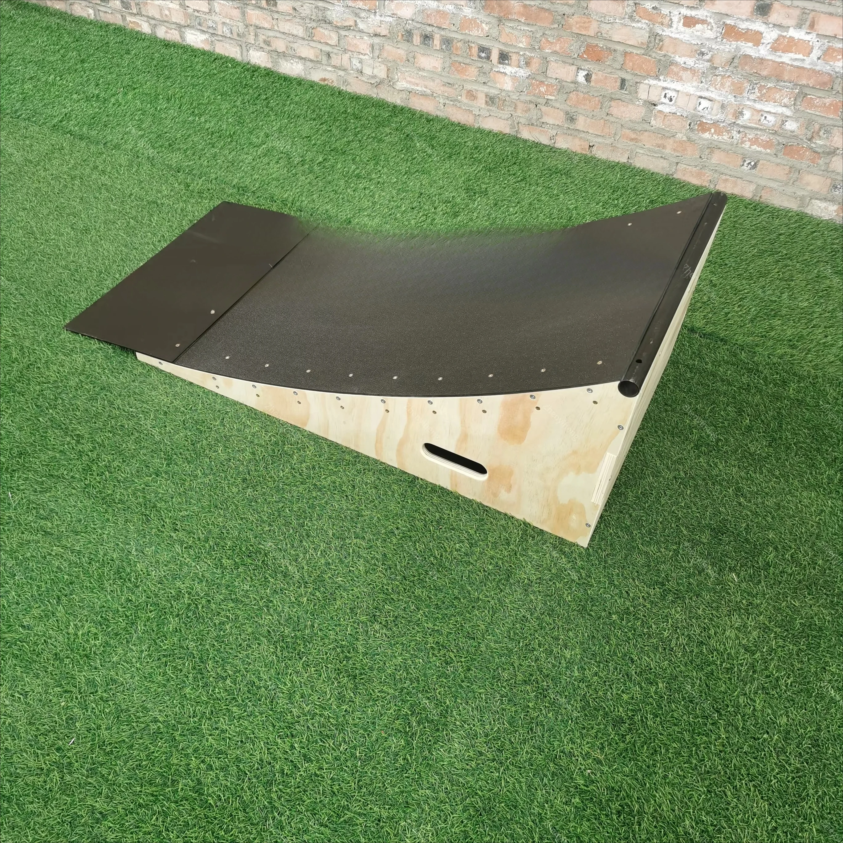 Skateboard Ramp Wholesale Durable Wooden Skateboard Ramp