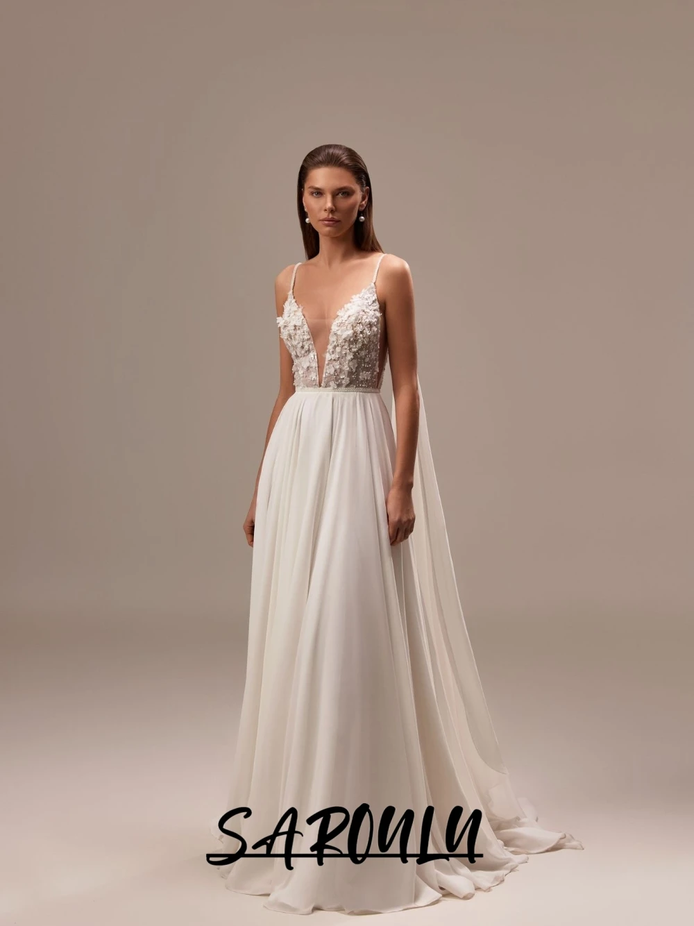 

Chic Minimalist Spaghetti Strap Wedding Dress Sexy Deep V Open Back Chiffon Bridal Gown Lightweight Train Floral Bride Wear