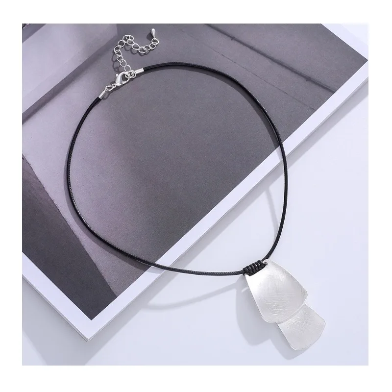 

Accessories Popular Simple Fashion Geometric Brushed Women's Collarbone Chain Exquisite Short Necklace
