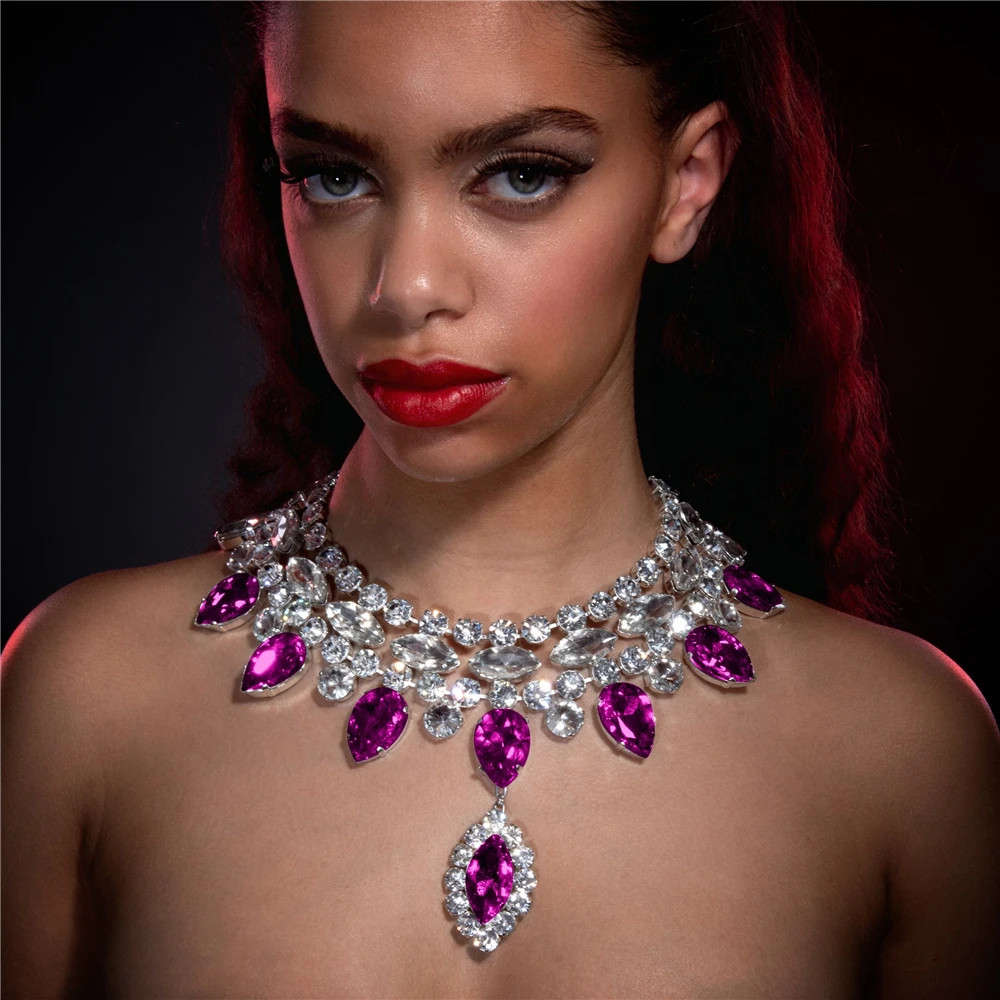 2022 Luxury Purple Large Crystal Pendant Necklace Ladies Temperament Fashion Super Flash Rhinestone Clavicle Chain Jewelry Gift