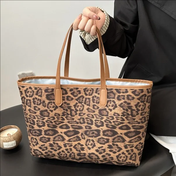 2024 New Fashion Trend Leopard Pattern Single Shoulder Bag for Women's Work Commuting Large Capacity Tote Bag Underarm Bag