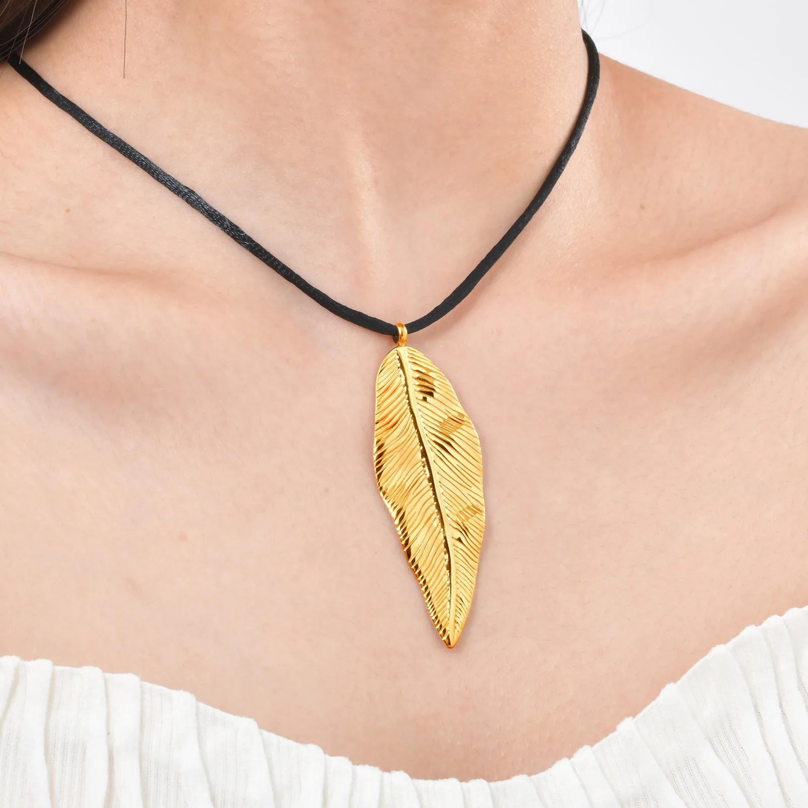 

Geometric Conch Pentagram Pendant Necklaces for Women,Black Rope Chain Necklaces,Unique Jewelry Gift