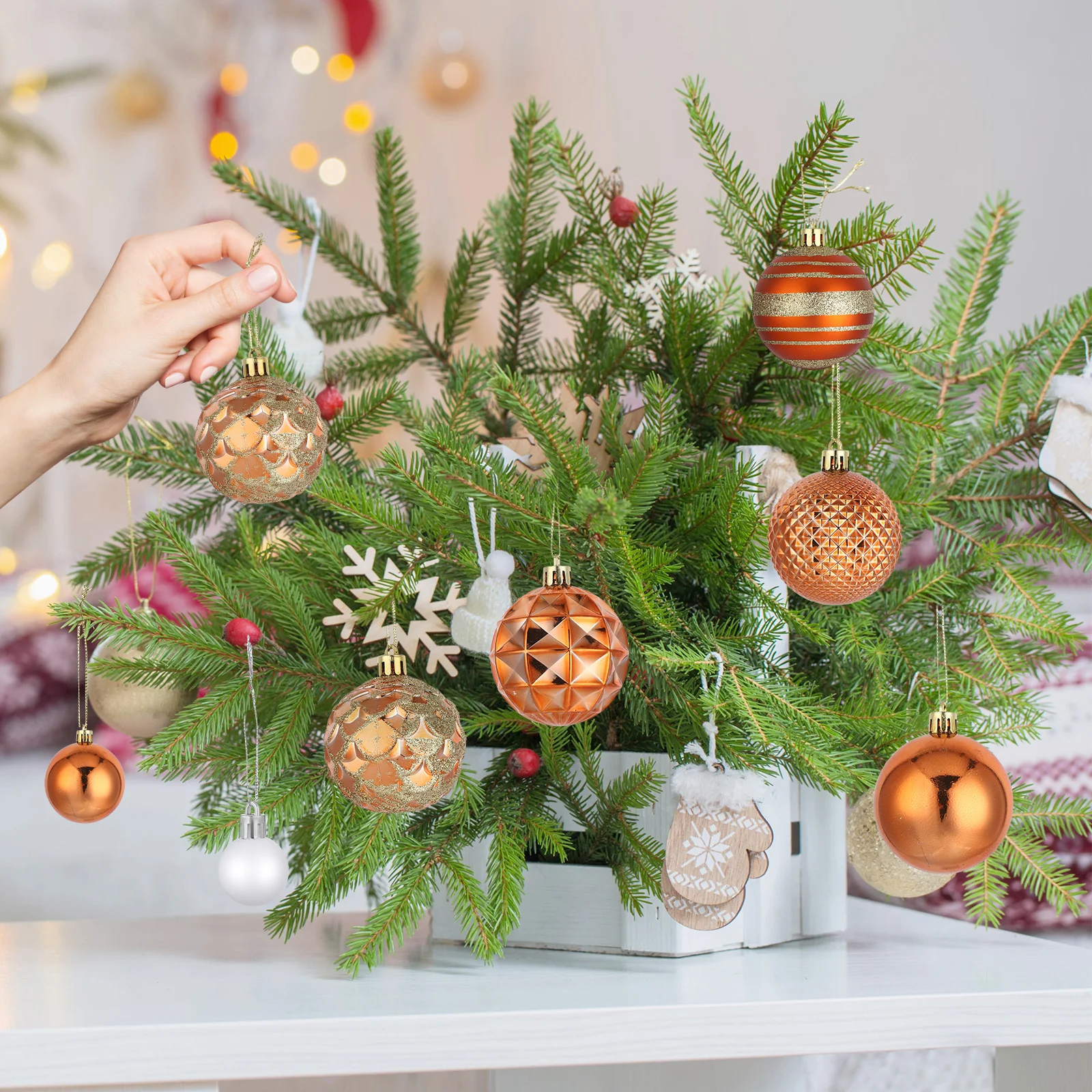 

42Pcs Hanging Christmas Ornaments Cute Cartoon Style Xmas Balls for Tree Table Fireplace Party Background Decor