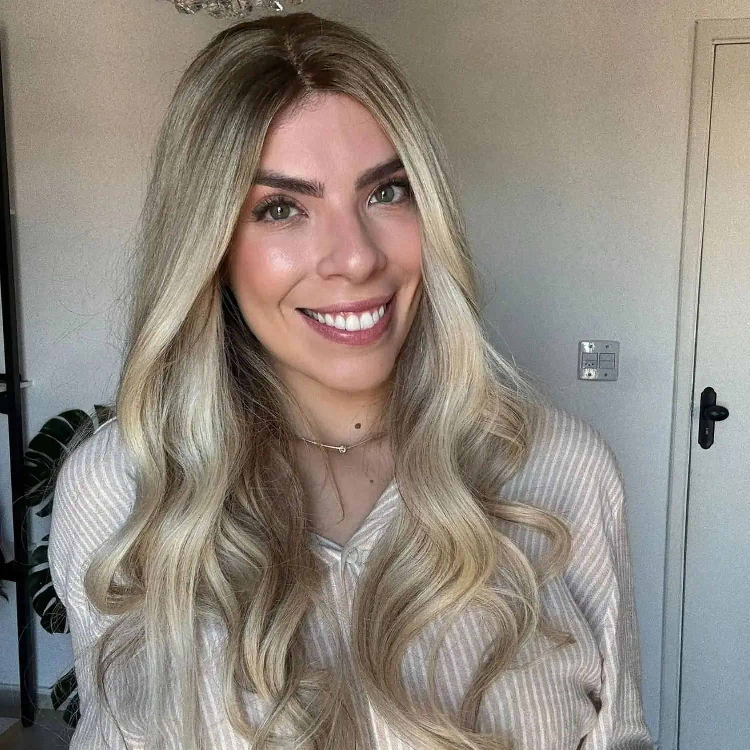 العصرية شعري الطبيعي 13x4 أومبير الرماد شقراء الجسم موجة الدانتيل الباروكة الأمامية مع جذور بنية شعر مستعار مقاوم للحرارة 24 بوصة أعلى بيع #1