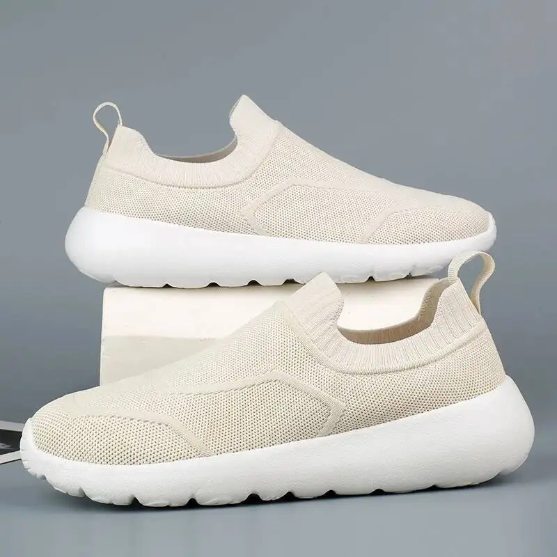 

Мужская повседневная модная дышащая сетчатая поверхность для занятий спортом на открытом воздухе, легкие дешевые однотонные летние черные кроссовки для бега и ходьбы