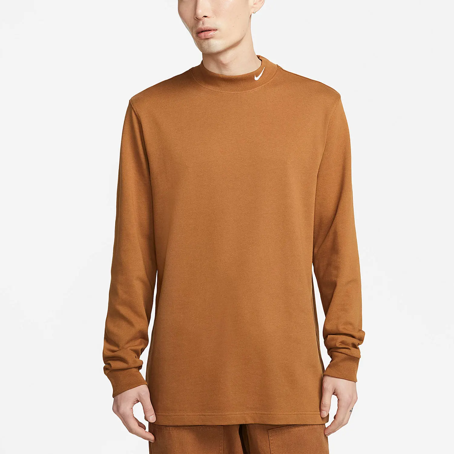 

Nike Genuine Sportswear Men's Sport Long Sleeve Crewneck T-Shirt DX5869-270