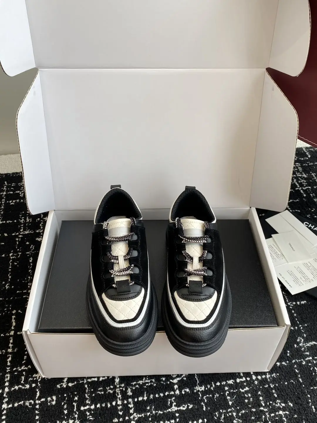 Outdoor Leisure Time Choice Unisex Casual Skate Shoes Men Women Fashion Board Sneakers Lightweight Upper Wear Resistant Sole Anti Slip Feature Lace Up Shoes For Teenagers City Travel