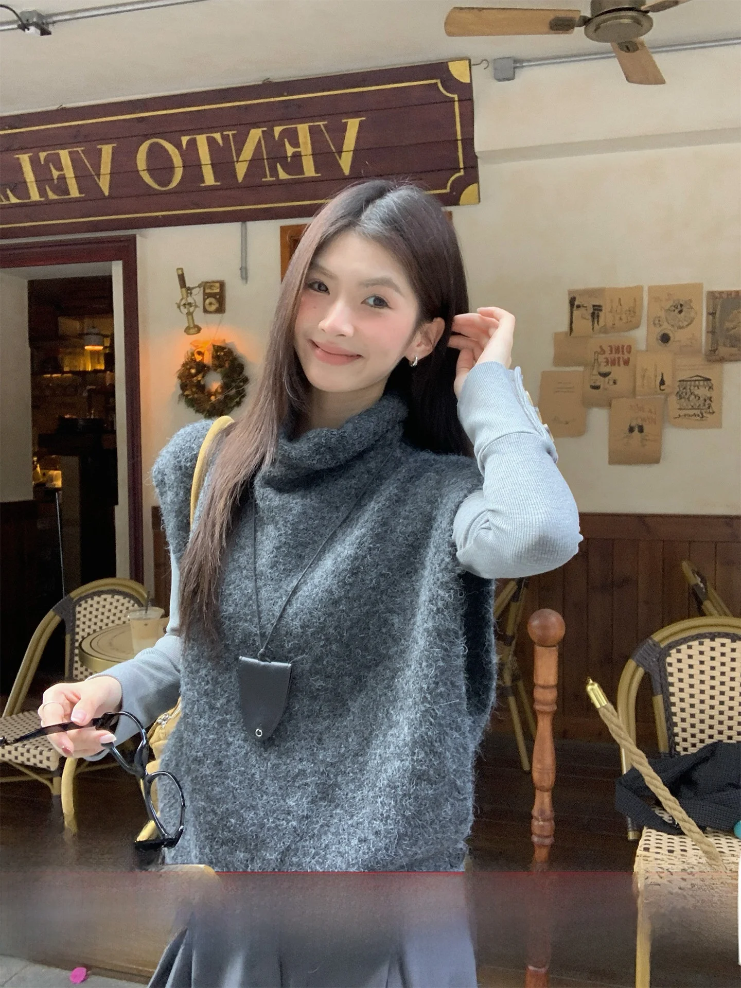 

Женская вязаная жилетка Su San San, верхняя одежда, зимняя новинка 2026 года, утепленная, с высоким воротником, из смесовой ткани (полиэстер, шерсть, спандекс)