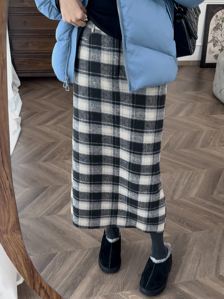 

Zhang ei Winter 25 Plaid Profile 3D Bla White Line Floing Straight High Waist Skirt Korean Sle Commute Daily Use