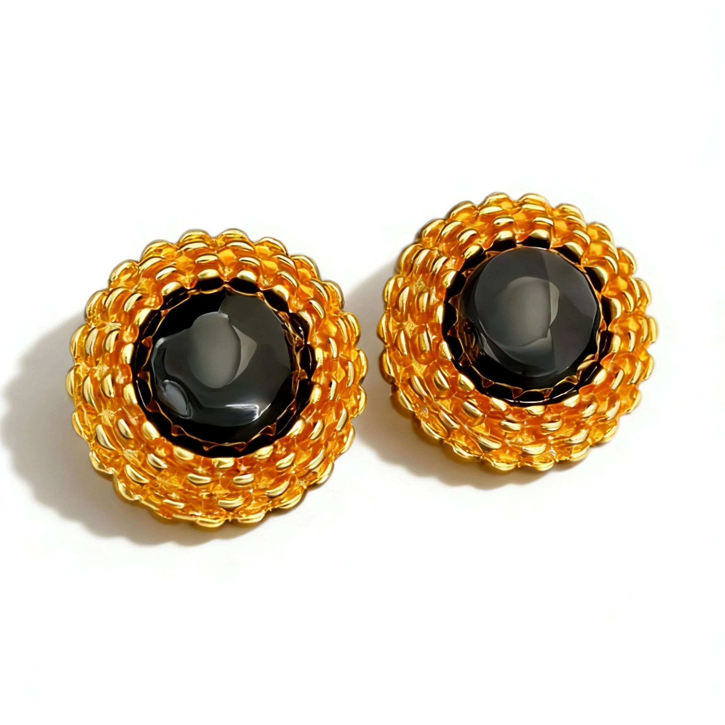 

New Europe Designer Brand Big Gold Earrings Black Circular Ear Clip Women Top Quality Luxury Jewelry