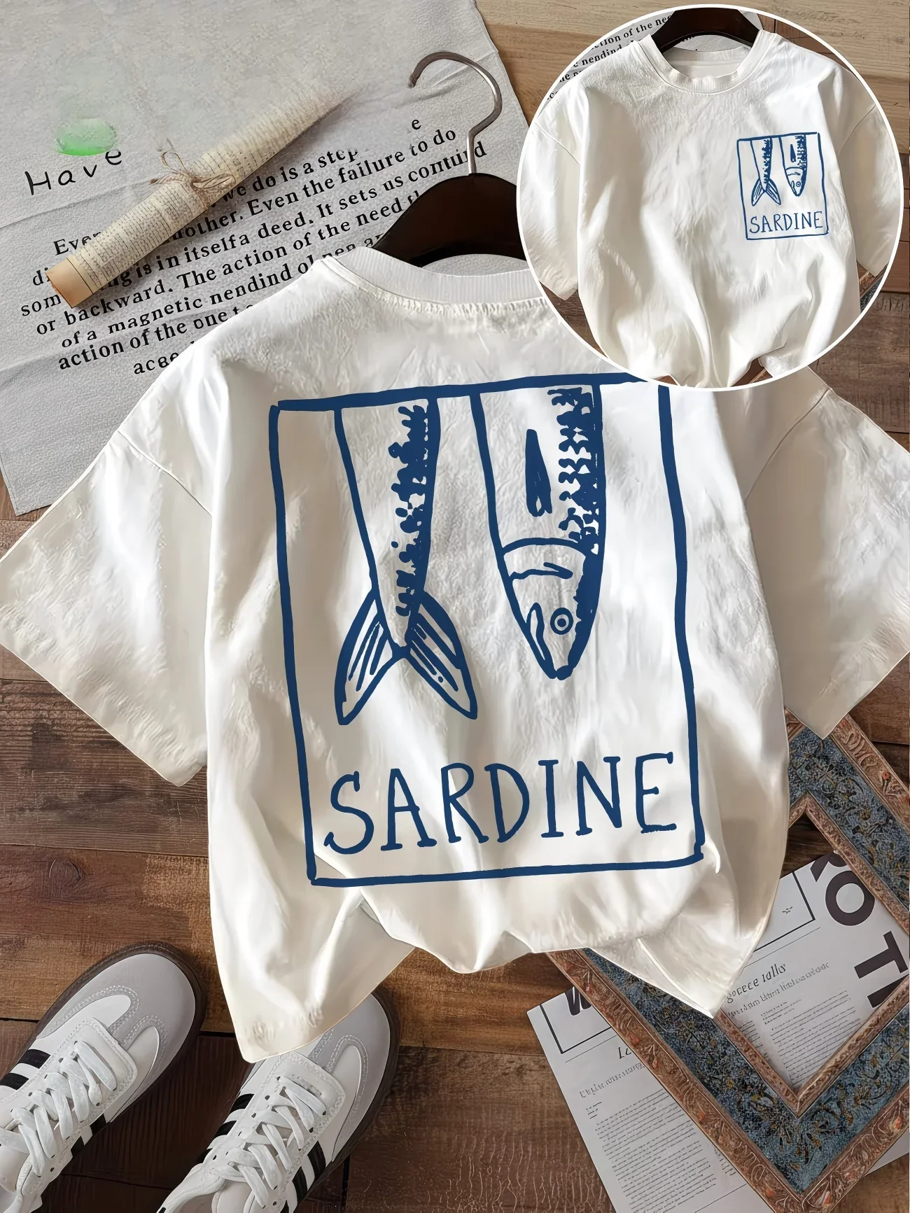 Camiseta Gráfica Minimalista de Sardinha para Mulheres, Estilo Mediterrâneo, Estampa de Peixe, Estética Vintage, Top Casual de Manga Curta Harajuku