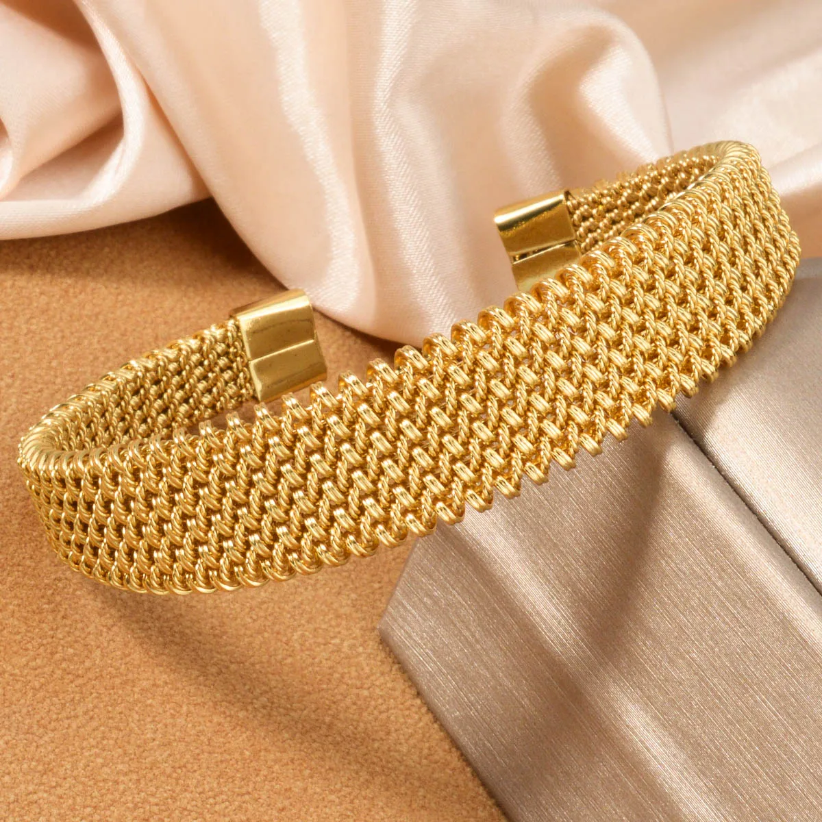 

Luxury Gold Plated Bracelet Stainless Steel Woven For Women High End Shining Jewelry Gift Elegant Party Wear Wedding Anniversary